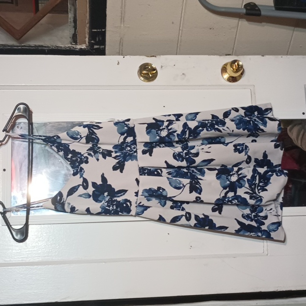 Monteau los Angeles white/ blue flower print dress